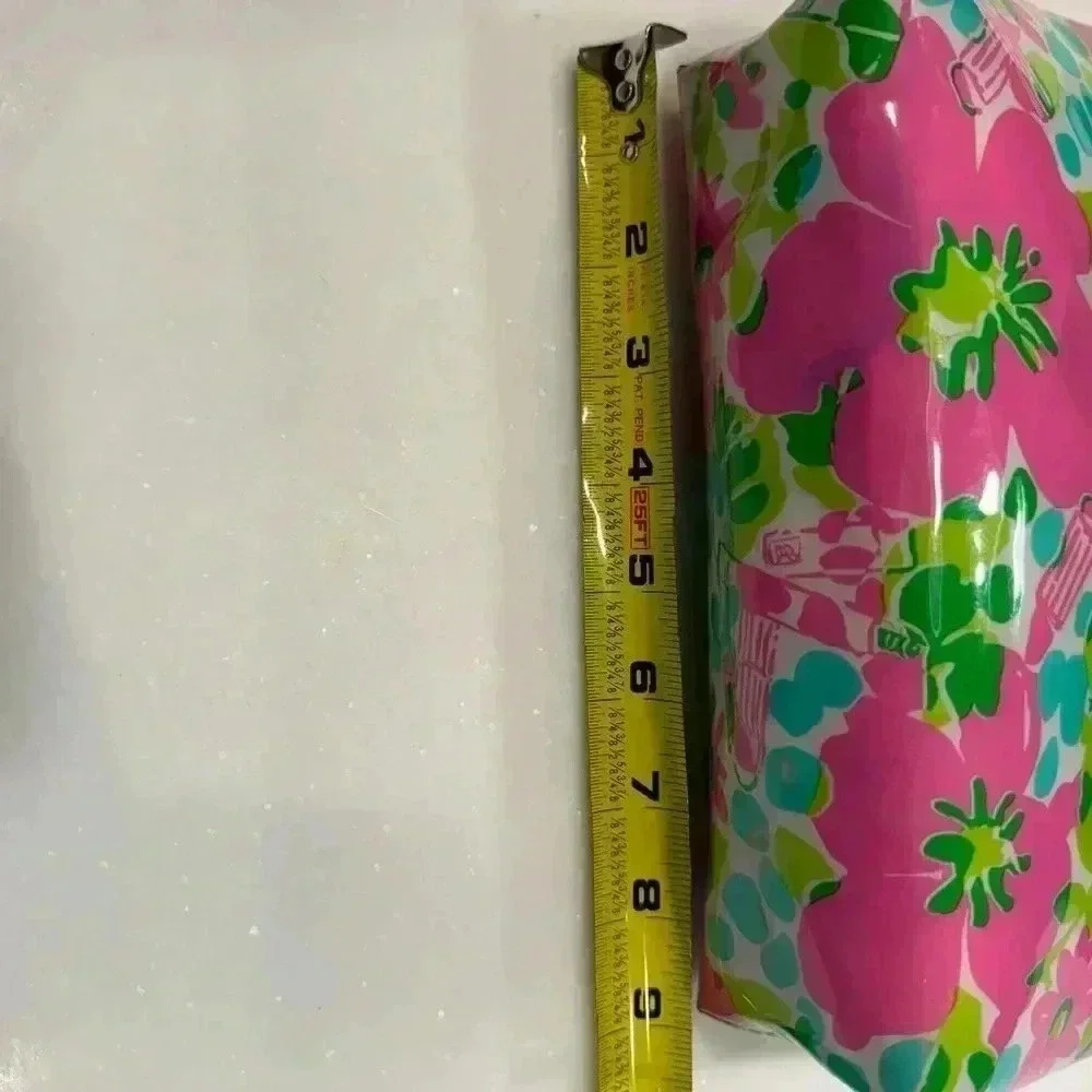 Lilly Pulitzer & Estée Lauder make up bag. Brand new!